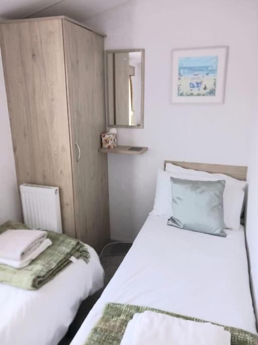 Sea Breeze, Modern, Cosy Holiday Home Haverigg Luaran gambar