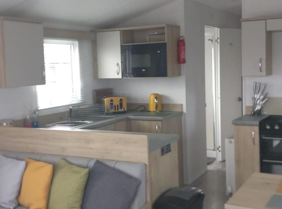 Sea Breeze, Modern, Cosy Holiday Home Haverigg Luaran gambar