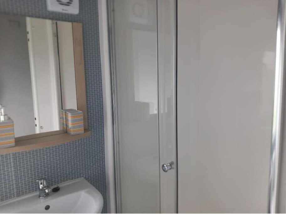 Sea Breeze, Modern, Cosy Holiday Home Haverigg Luaran gambar